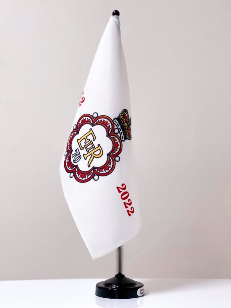 Queen's Platinum Jubilee Flag - Canadiana Flag